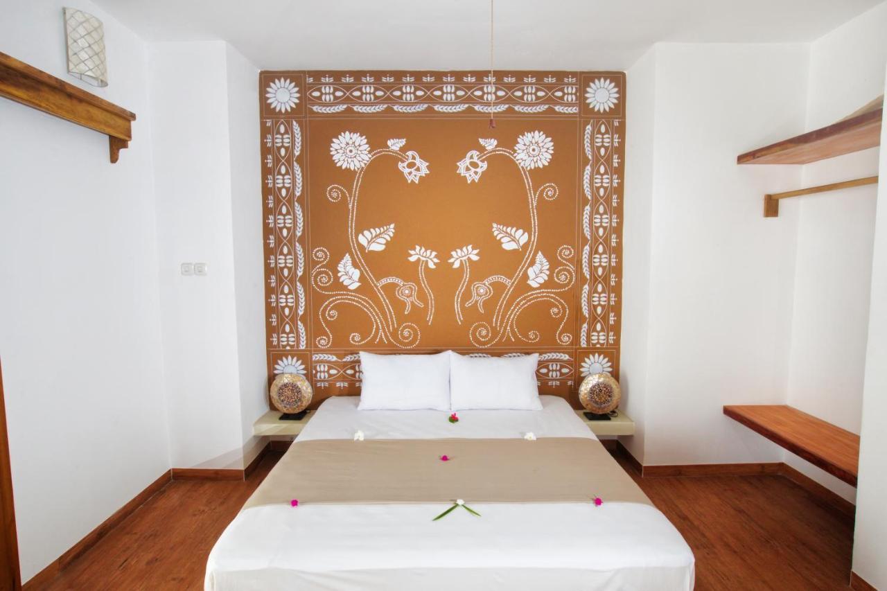 Golden Villa Gili Trawangan Exterior photo